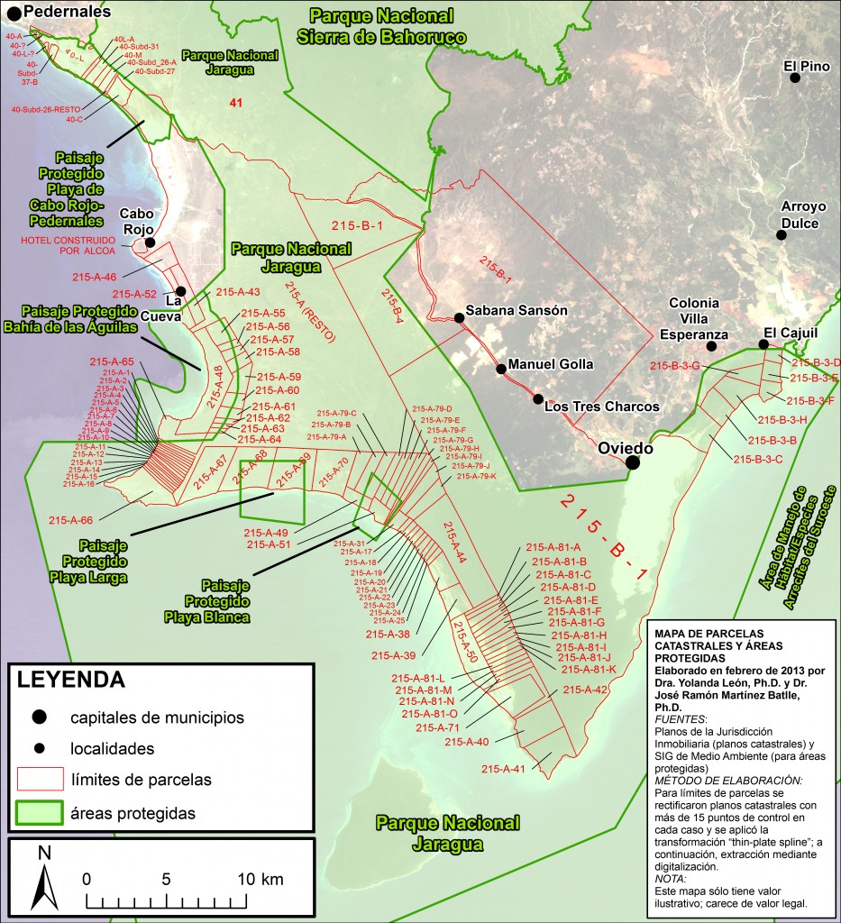 Mapa de parcelas catastrales y áreas protegidas del litoral de la provincia Pedernales (hacer clic para una versión de alta resolución)AUTORÍA:Dra. Yolanda León, Ph.D. y Dr. José Ramón Martínez Batlle, Ph.D.FUENTES:Planos de la Jurisdicción Inmobiliaria (planos catastrales) y SIG de Medio Ambiente (para áreas protegidas)MÉTODO DE ELABORACIÓN:Para límites de parcelas se rectificaron planos catastrales con más de 15 puntos de control en cada caso y se aplicó la transformación “thin-plate spline”; a continuación se extrajeron, mediante digitalización, los límites de las parcelas.Posteriormente se realizó una consulta geográfica para determinar qué parcelas estaban dentro total o parcialmente.NOTA:Este mapa carece de valor legal.